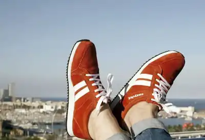 EasyJet smart shoes could help tourists navigate
