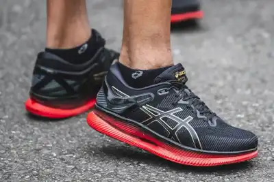 Curved sole the key to ASICS energy-saving running shoe