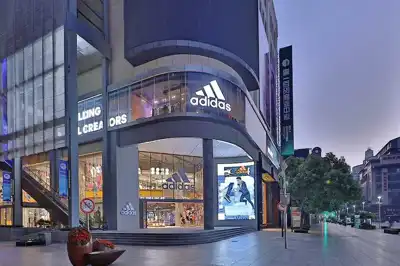 Double-digit decline for adidas in China