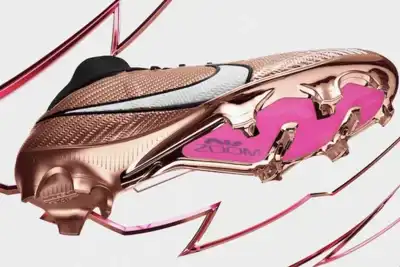 Nike advances despite high inventory levels