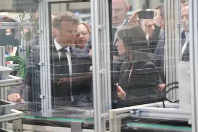 Presidential visit to shoe factory