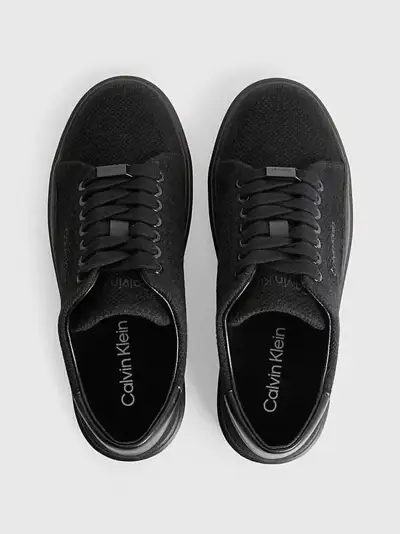 Calvin Klein trainer knit from Tencel-blended Piñayarn
